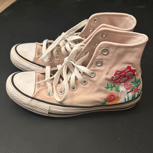 Converse All Stars Other - Pink High-Top Sneakers with Mushroom Embroidery